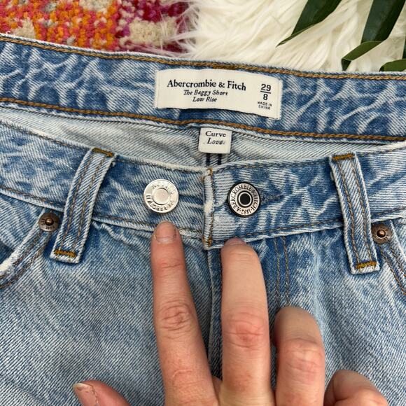 Abercrombie Blue Distressed Curve Love The Baggy Short Low Rise Jean Shorts 29/8 - Picture 6 of 6